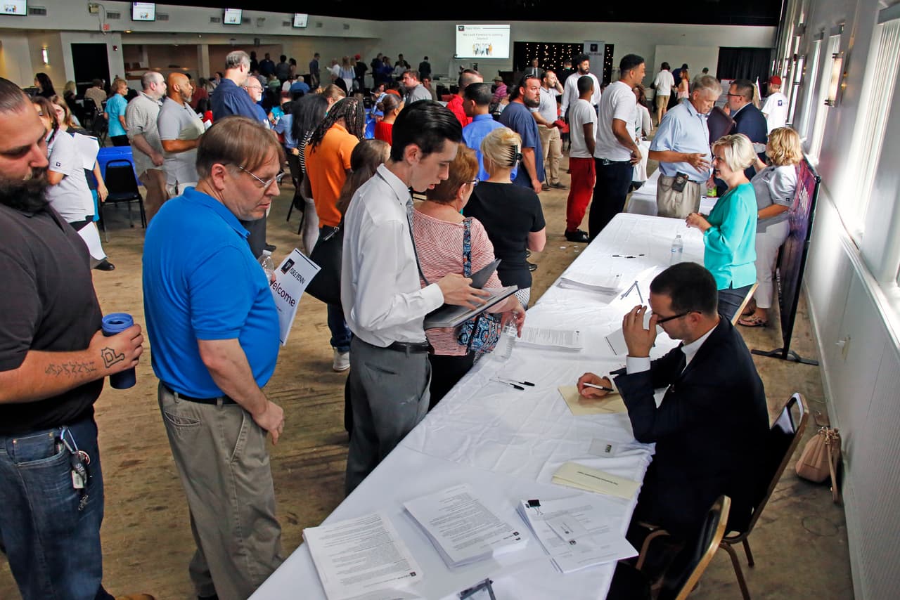 Investigaciones de mercado demuestran que es un tiempo muy propicio para todo tipo de carreras en el área del cannabis, desde operadores de invernaderos y dispensarios hasta desarrolladores de productos comestibles, especialistas en marketing, directores de laboratorios de control de calidad e investigadores farmacéuticos.