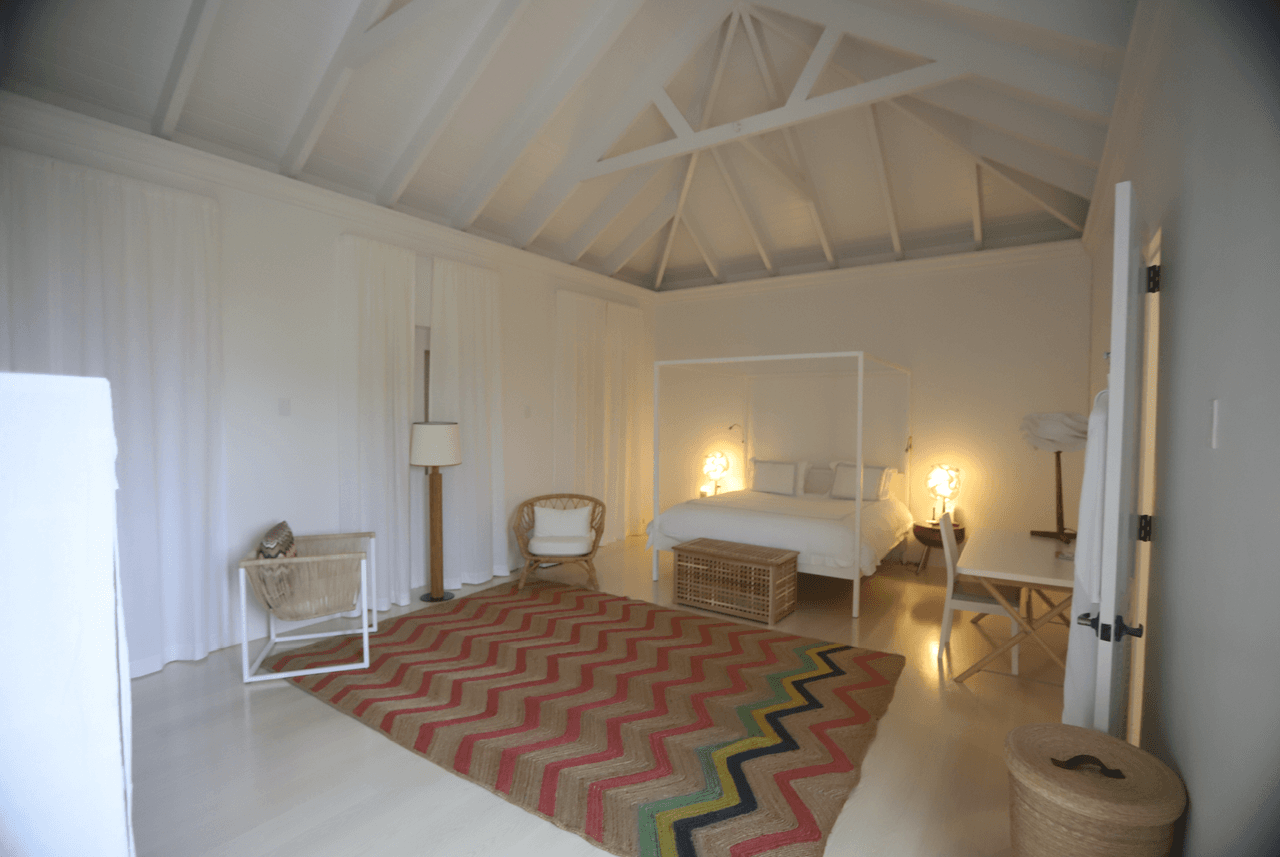 Los demócratas del Comité de Supervisión de la Cámara difundieron 14 imágenes y videos tomados en la isla privada de Jeffrey Epstein, en las Islas Vírgenes, que muestran patios vacíos, un dormitorio y otras áreas de su residencia.
<br>