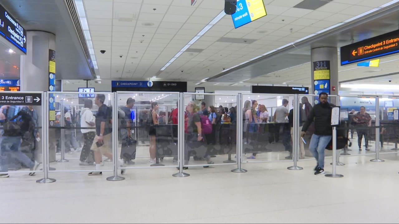 Retrasos y cancelaciones en aeropuertos del sur de Florida por demoras en chequeos de TSA y mal tiempo