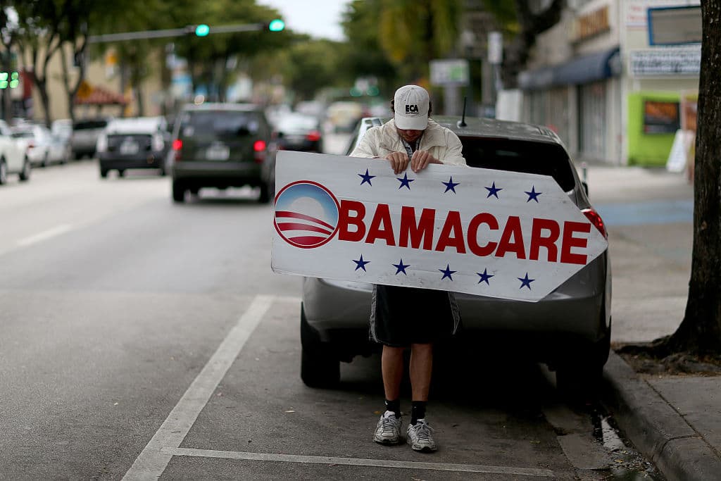 Obamacare rompe el récord de personas inscritas: 21.3 millones de asegurados