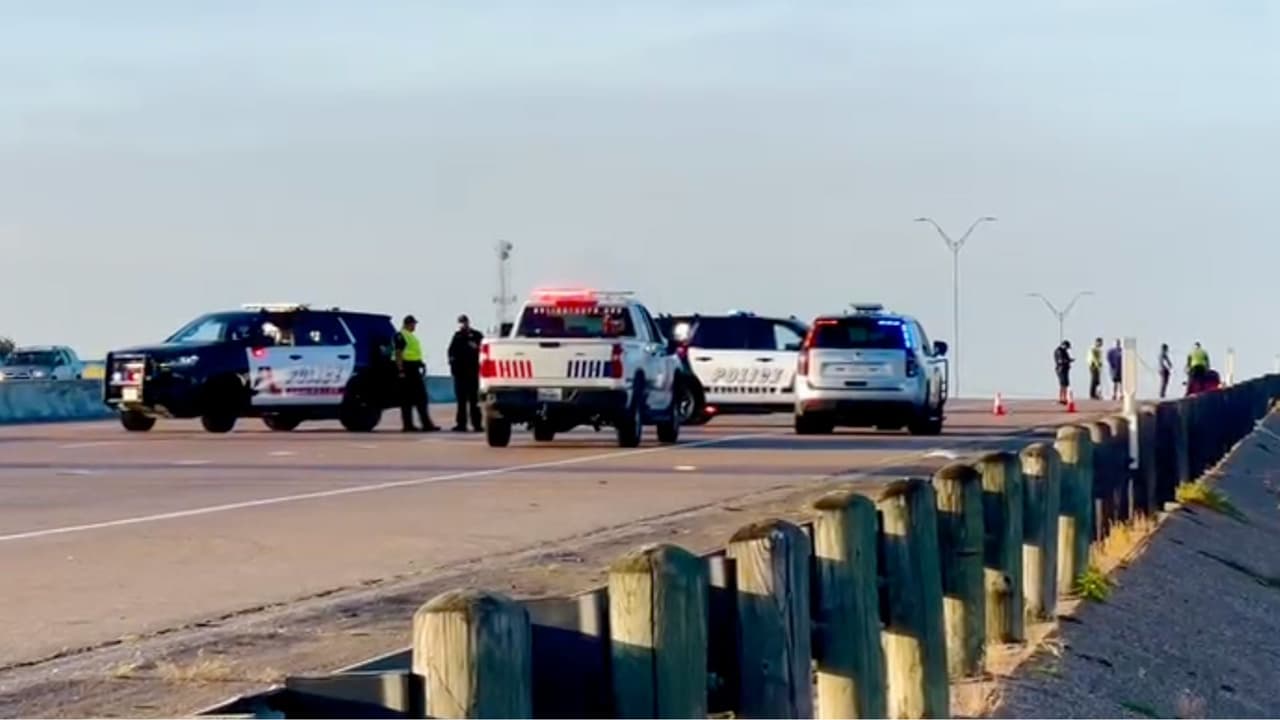 Muere un peatón atropellado por varios autos en la autopista 360 de Arlington