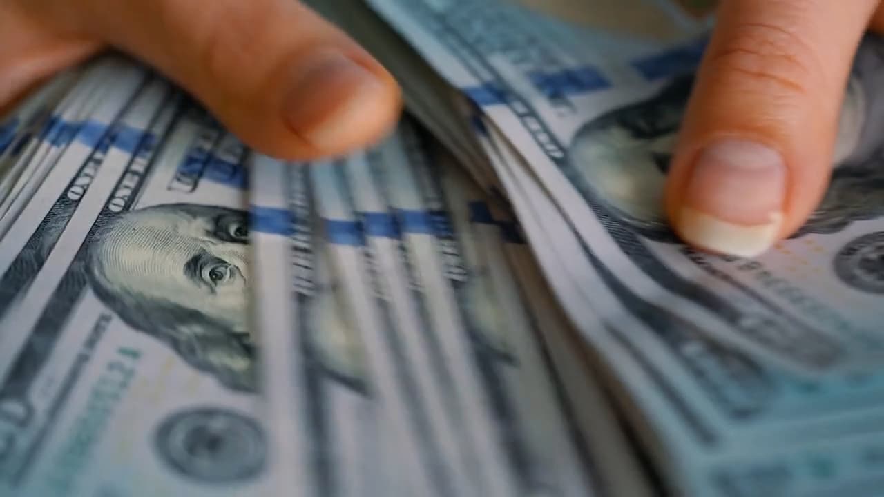 Ayuda económica de $750 por huracanes: ¿qué necesitas para cobrar la asistencia de FEMA?