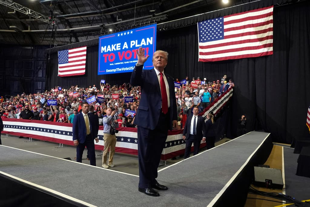 ¿Está Irán detrás del presunto hackeo a la campaña de Trump que el FBI investiga?