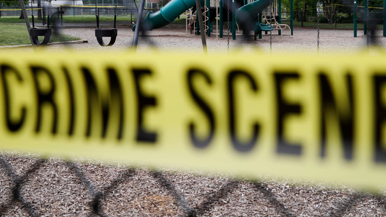 Reportan balacera en juzgado de East Feliciana durante desfile de Mardi Gras en Luisiana