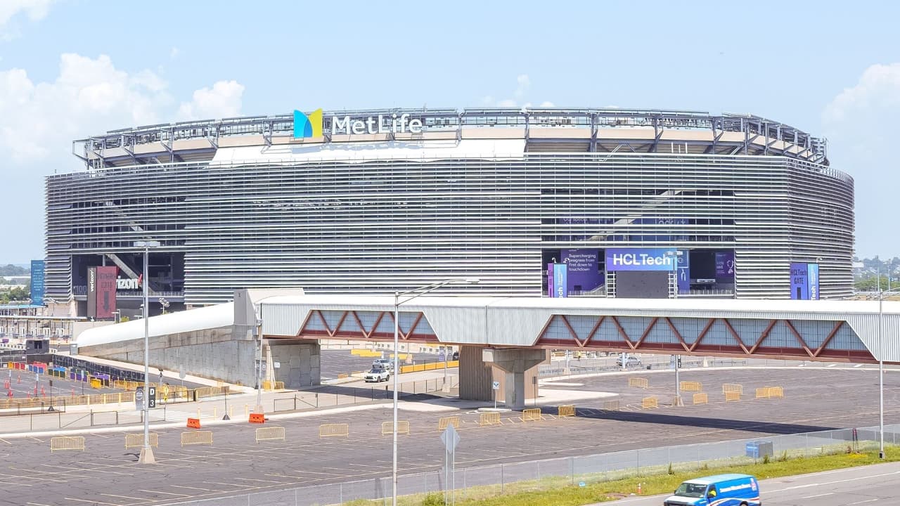 Ser voluntario no te paga en dinero, pero sí en vivencias:
<b>conocer a personas de todo el mundo, practicar idiomas, sentirte parte de algo histórico y, claro, estar muy cerca de los mejores futbolistas del planeta</b>.
<br>📌 Tip: Si quieres asegurar tu lugar, aplica cuanto antes.
<b>Los cupos se llenarán rápido y las ciudades sede tendrán miles de solicitudes.</b>