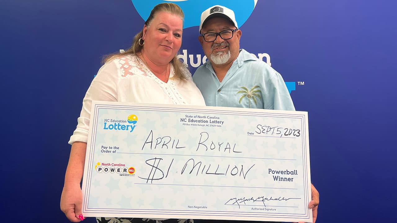 Pareja de Fayetteville va de viaje a la playa y regresa a casa con un boleto de Powerball de $1 millón