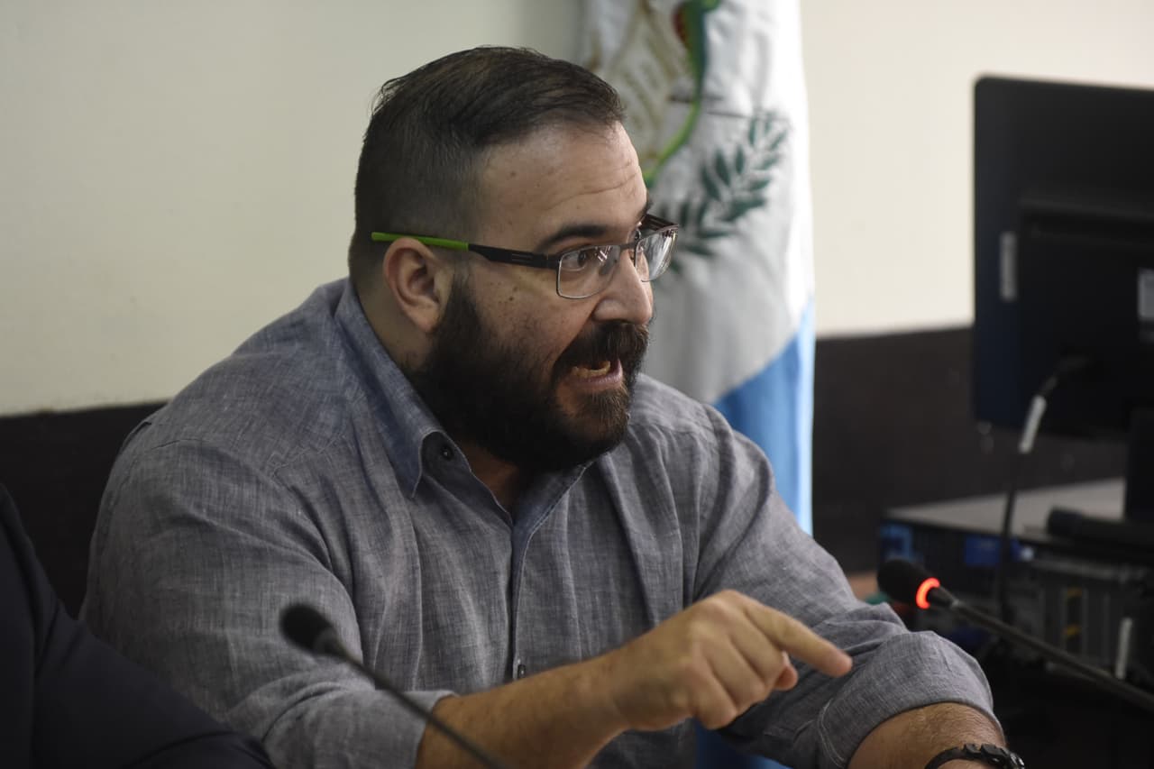 En 2010, el entonces diputado federal mexicano, Javier Duarte de Ochoa, reveló que le había regalado una sábana completa de Lotería a su suegro, Antonio Macías, la cual resultó ganador del Premio Mayor.