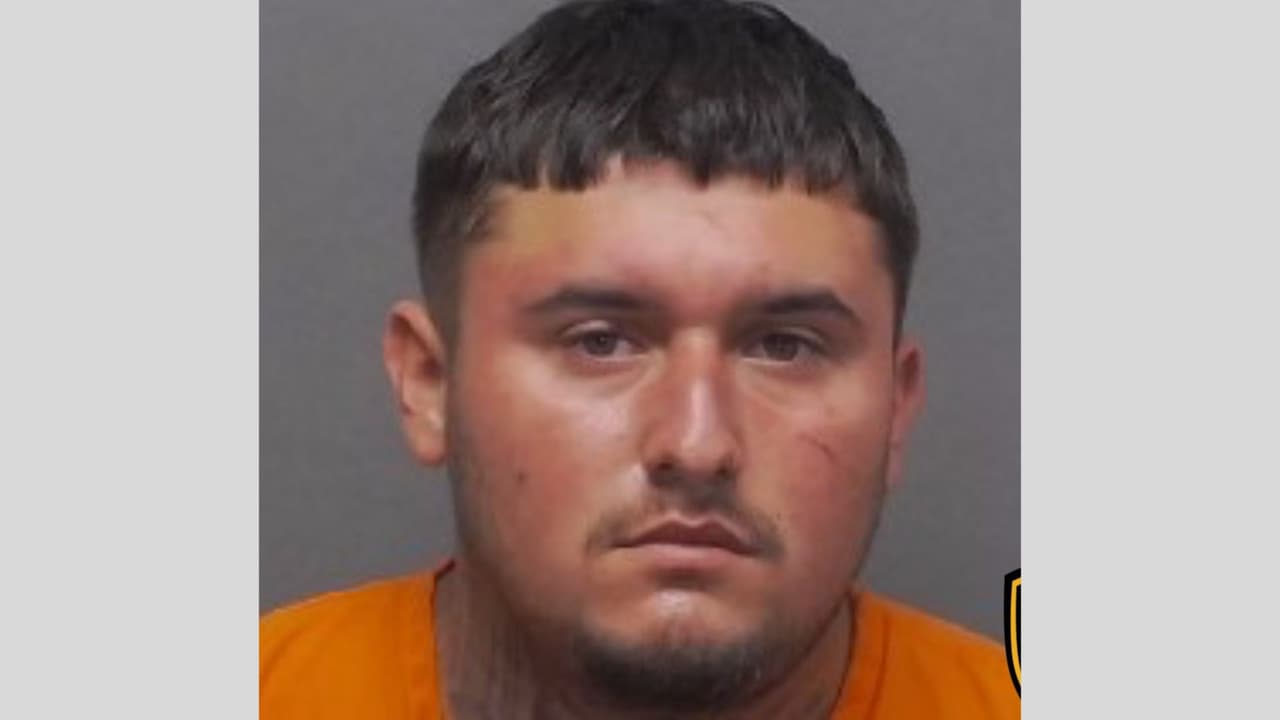 Arrestan a padre que abandonó a su hijo de 3 años para irse a beber a un bar