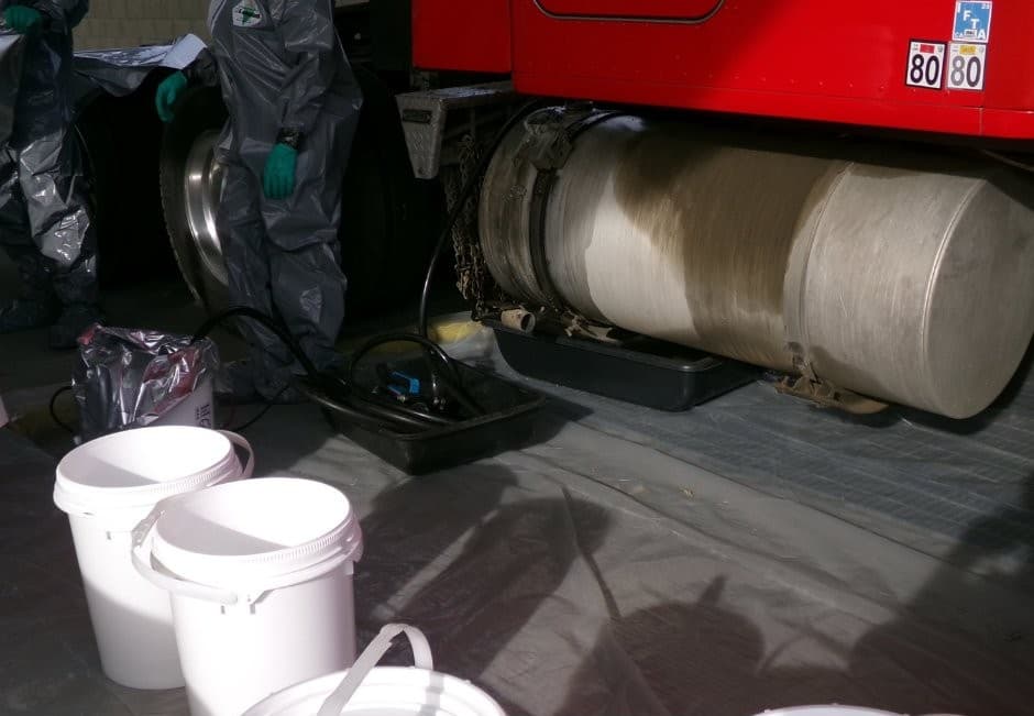 Incautan casi mil libras de metanfetaminas líquidas en camión en puerto de San Diego; hay un mexicano detenido