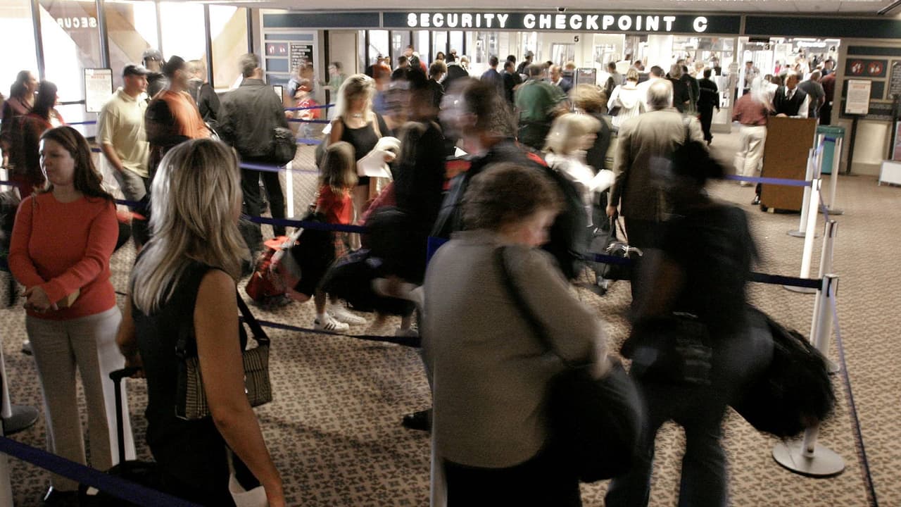 ¿Viajas en avión estas vacaciones? Mira la lista de artículos prohibidos en el equipaje de mano