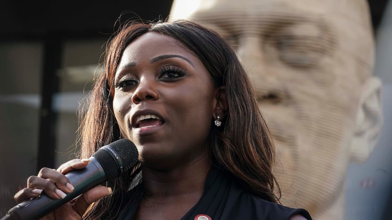 Investigan a concejal de NYC y asesora de Hochul por presuntos sobornos para refugios migrantes