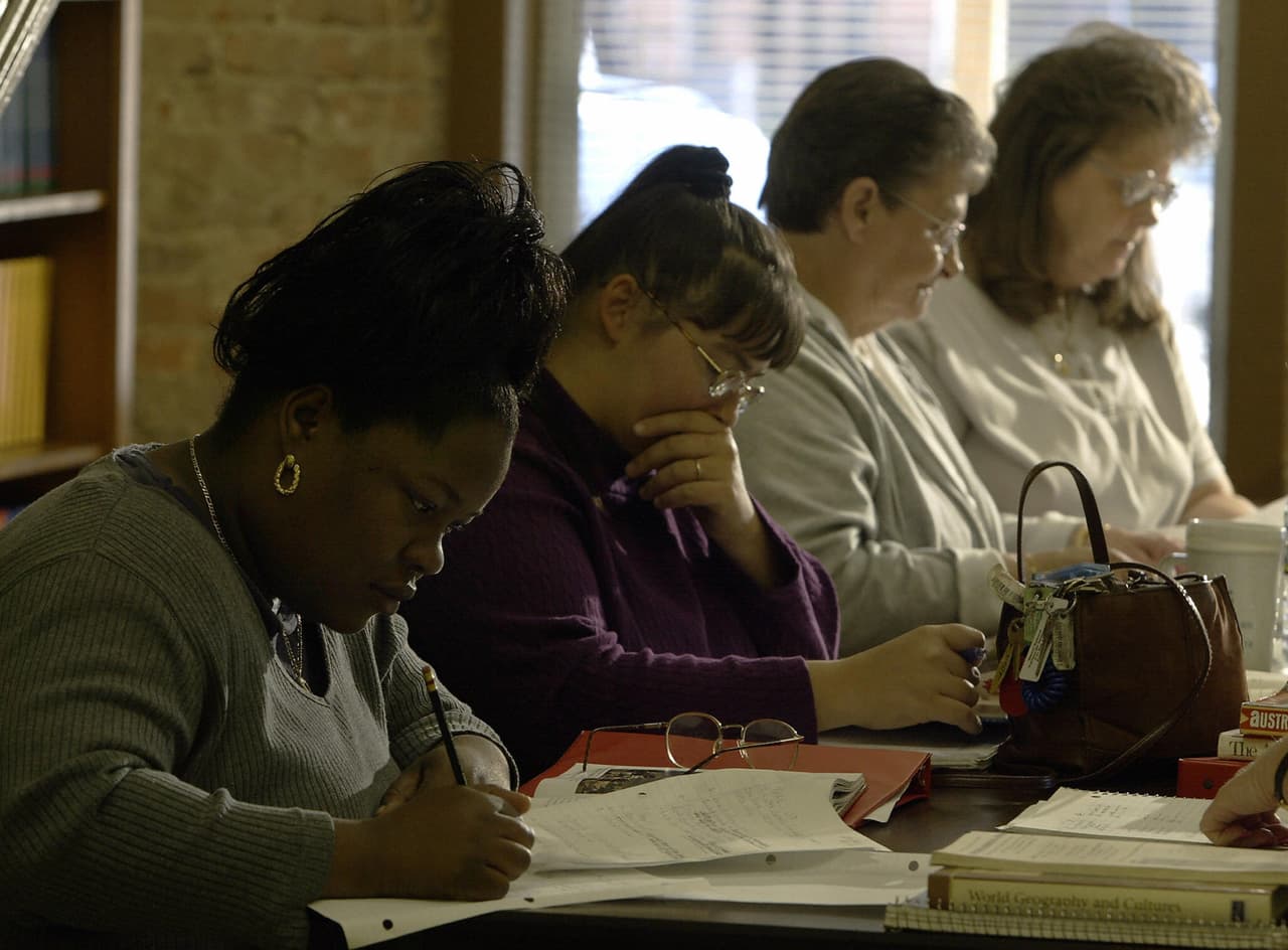 Cómo aplicar al examen GED en Nueva York y obtener un Diploma de Equivalencia de Escuela Secundaria