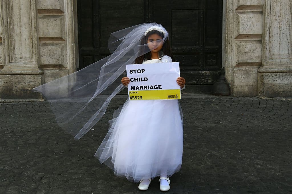 Distintas organizaciones como Amnistía Internaciona y Save the Children han impulsado campañas alrededor del mundo para frenar los matrimonios de niñas con adultos.