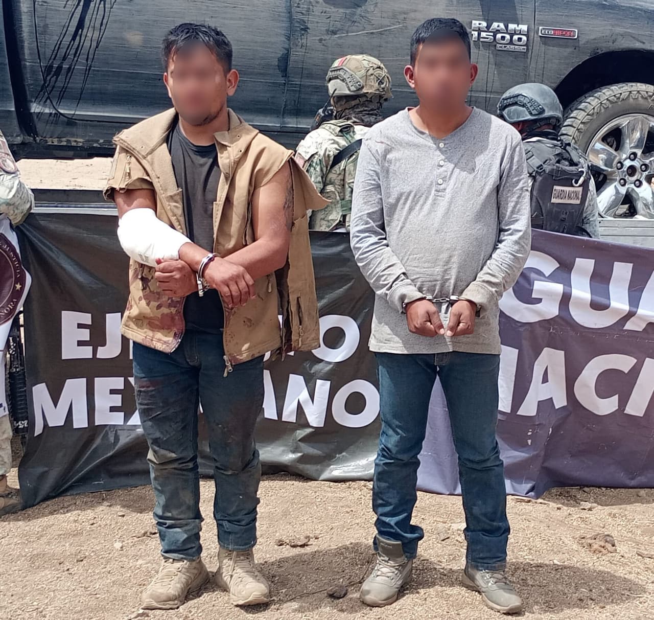 Funcionarios del gobierno mexicano
<b>confiscaron armamento y desmantelaron una banda criminal</b>, gracias a información otorgada por la estación de la Patrulla Fronteriza de Casa Grande.