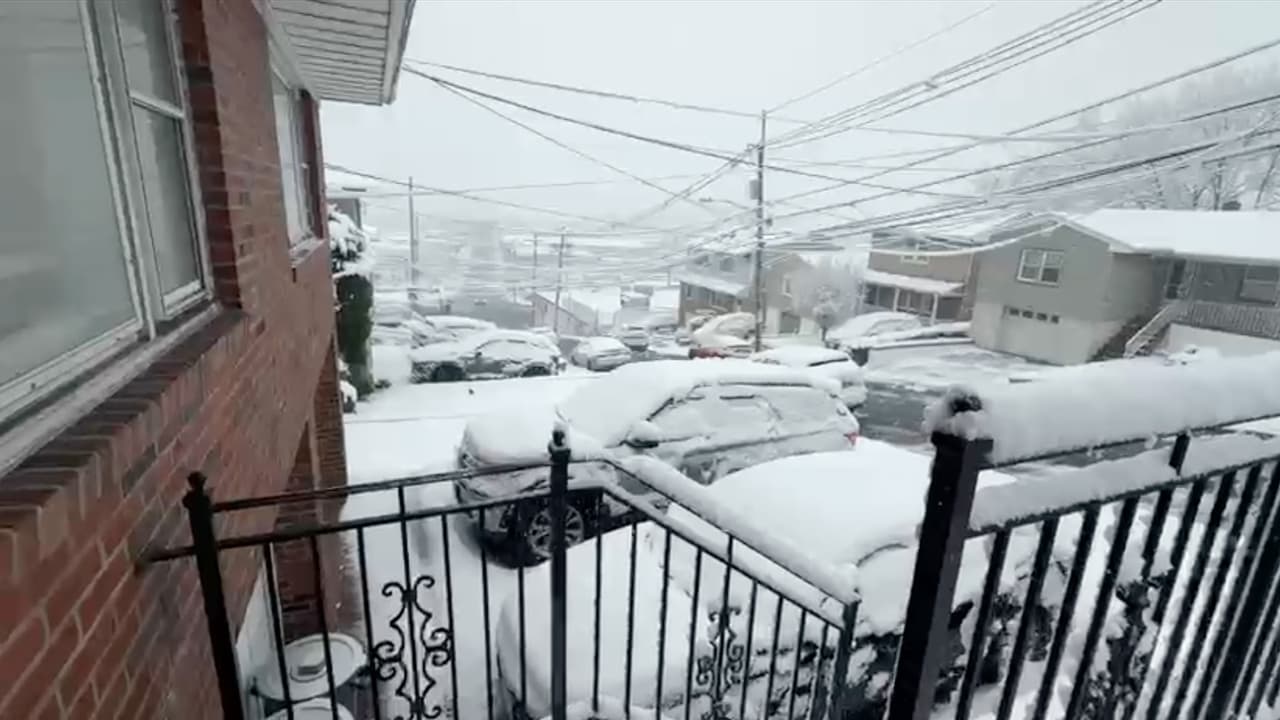 En Nueva York, la temperatura máxima del domingo rondará los 32 °F, sin superar el punto de congelación, mientras que las
<b>mínimas caerán por debajo de los 20 °F, </b>aumentando el riesgo de hielo en calles y aceras.