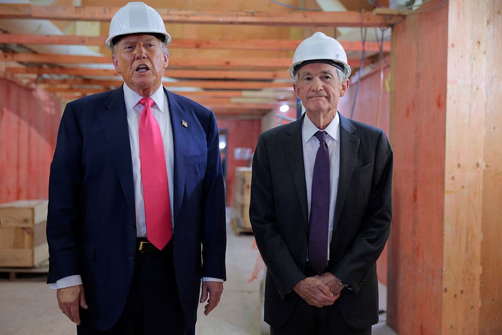 Entre lo que exige Trump y lo que, por ley, hace la Fed: cómo el banco decide su tasa de interés