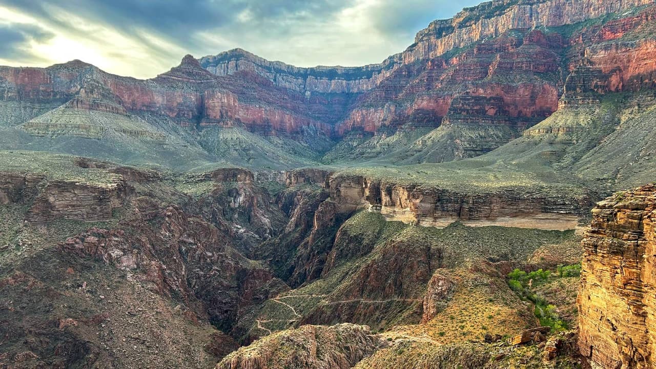 Excursionista de 65 años pierde la vida en el Gran Cañón cuando recorría el Borde Sur