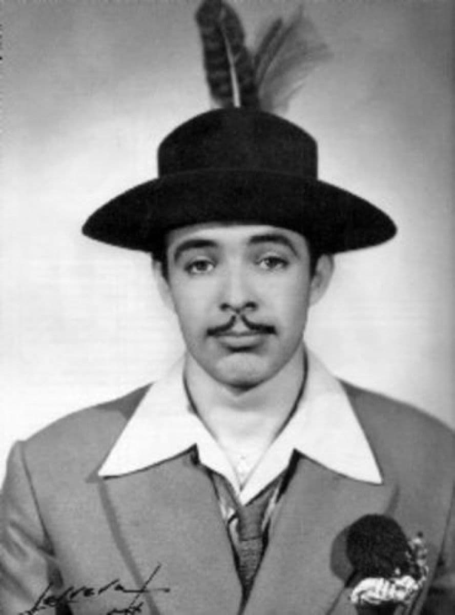 <b>Germán Genaro Cipriano Gómez Valdés, </b>mejor
<b> </b>conocido como ‘
<b>Tin Tan’,</b> nació el 19 de septiembre de 1915 y fue actor, cantante, comediante y voz autorizada por Walt Disney para doblar sus películas en Latinoamérica.
<br>