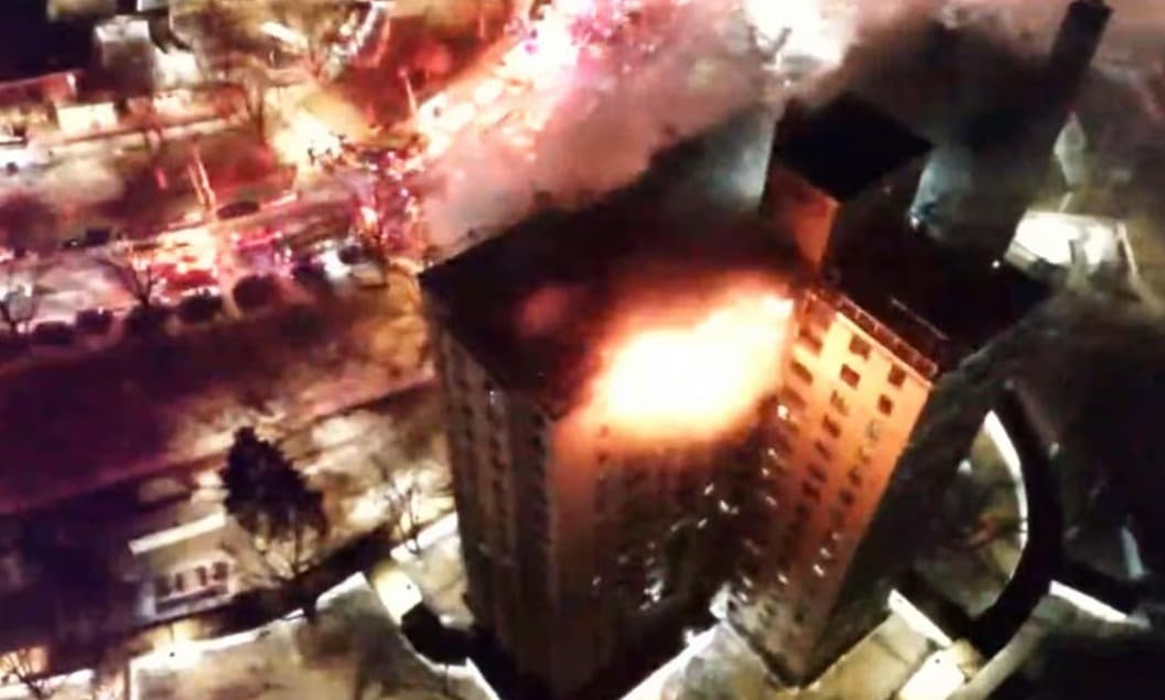 Explosión de gas en edificio residencial del Bronx, Nueva York deja un muerto y 14 heridos