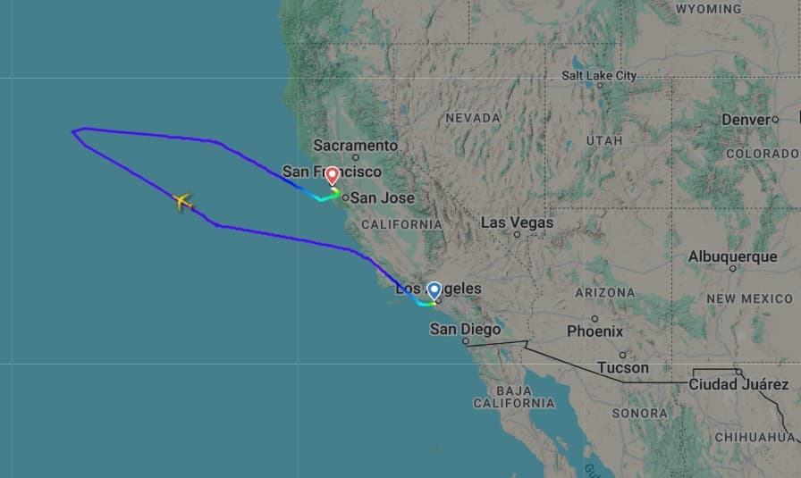 El avión de United que volaba de Los Ángeles a Shanghái y tuvo que regresar porque al piloto se le olvidó su pasaporte