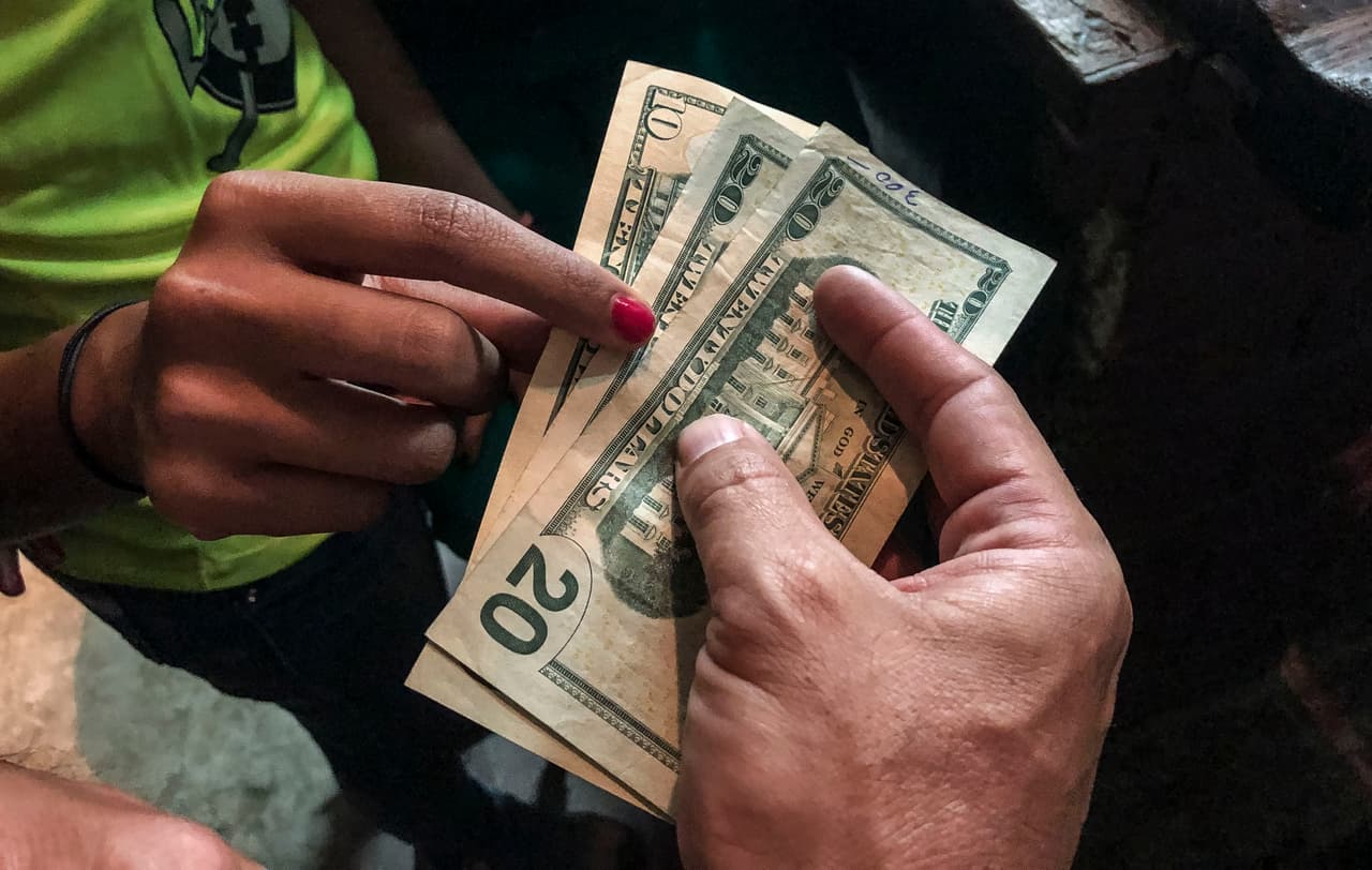 ¿Precio del dólar hoy en México? Así cotiza el peso este lunes 9 de marzo de 2026