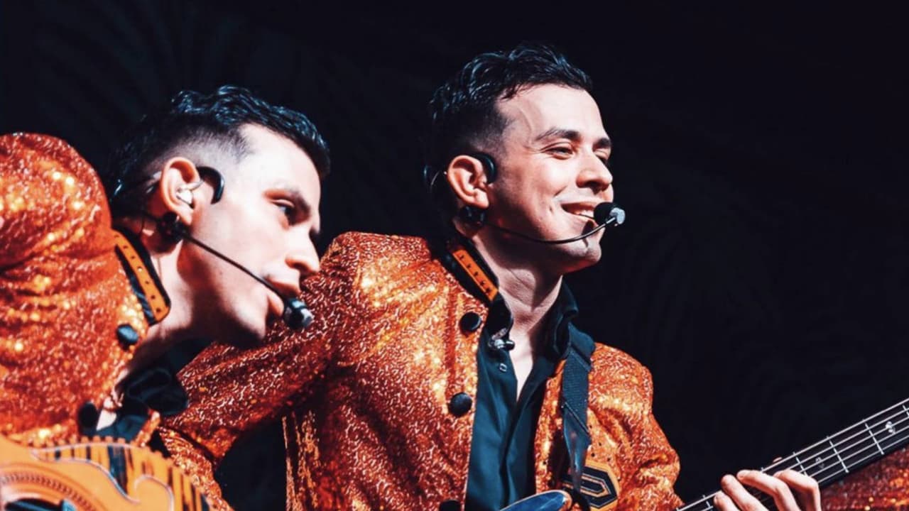 Así fue como cientos de personas se congregaron para el funeral de Carlos Parra