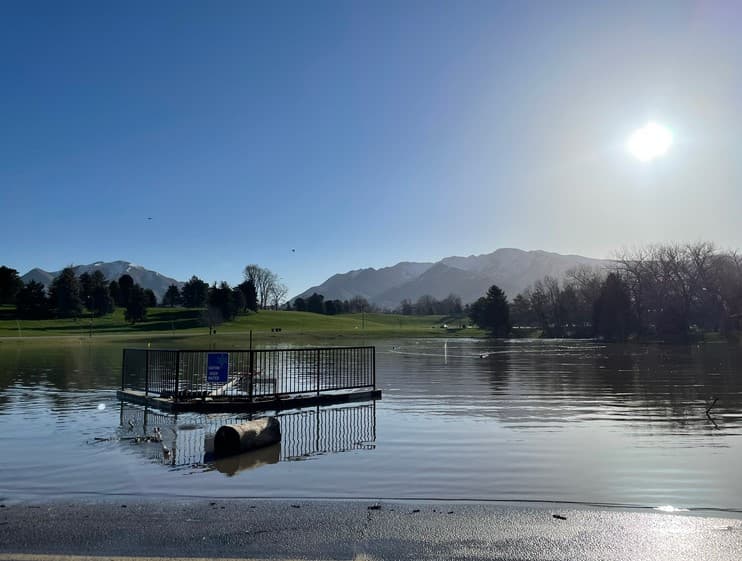 La temperatura sigue subiendo y el deshielo continúa causando algunas inundaciones