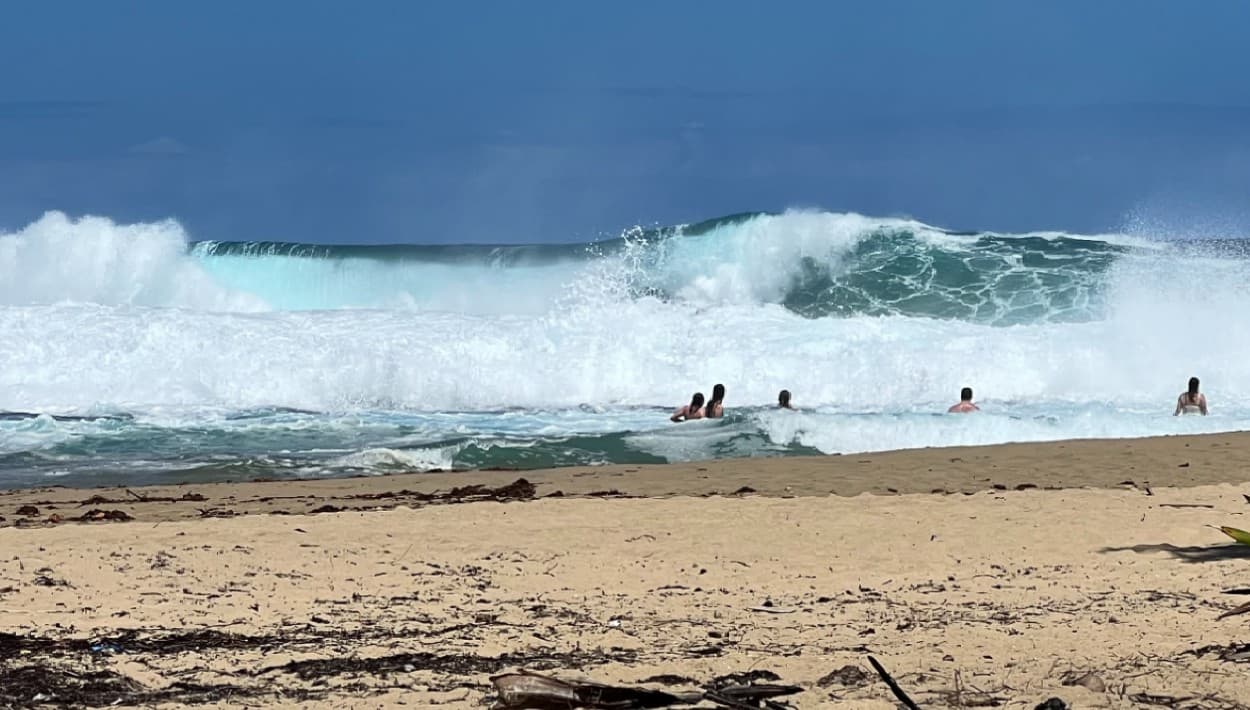 Mueren dos turistas en la playa: uno de 71 años se ahogó en Aguadilla y otro de 82 años en Vieques