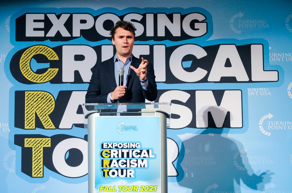 Cómo Charlie Kirk moldeó a una generación de jóvenes en una fuerza conservadora