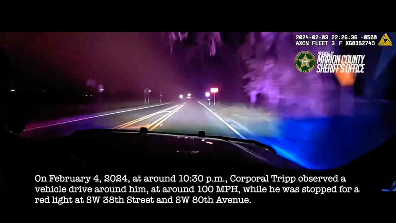 Según el comunicado, el oficial activó sus luces de emergencia y persiguió a Gonzalez, quien condujo por momentos arriba de las 100 millas por hora y eventualmente perdió el control del auto, se salió de la carretera hacia un campo y luego se dio a la fuga nuevamente.