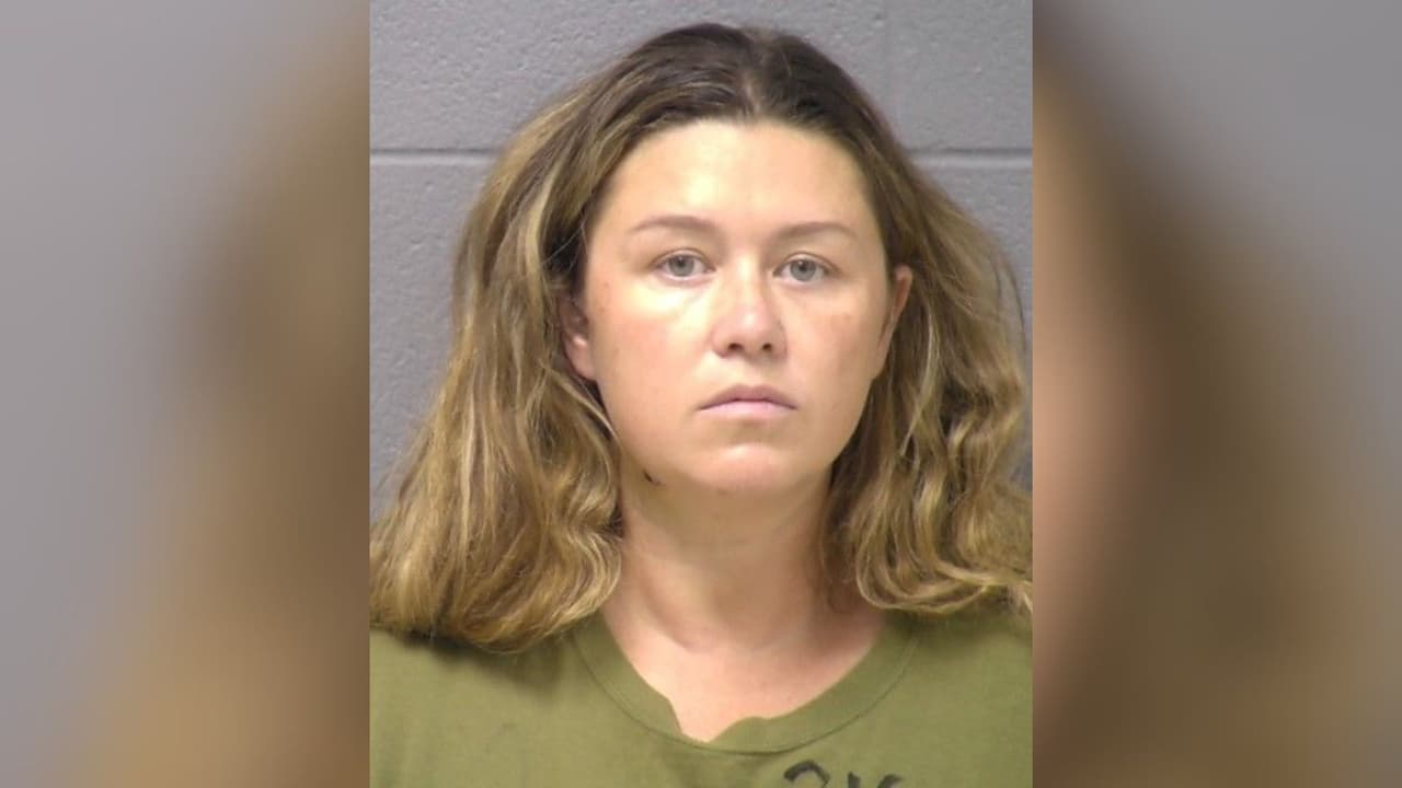 Madre de Illinois acusada de estrangular a su bebé seguía de cerca el juicio de Lindsay Clancy