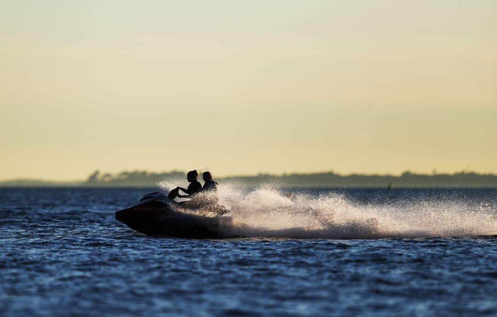 Choque de moto acuática en Fort Lauderdale deja una adolescente muerta y otra grave