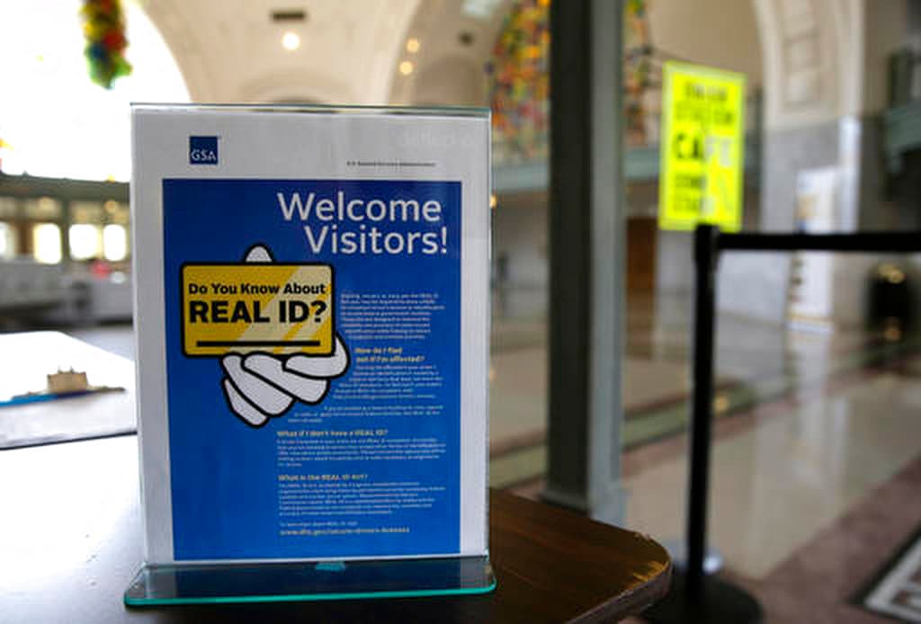 ¿Real ID es obligatorio para vuelos dentro de Estados Unidos o con pasaporte es suficiente?