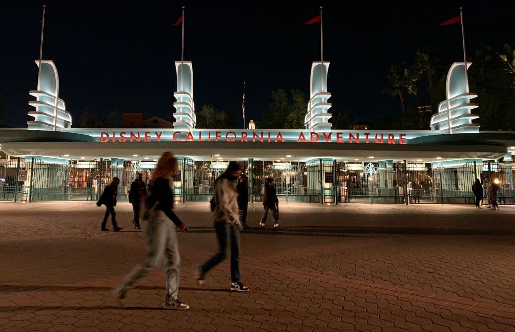 <h2 class="cms-H2-H2">4<b>. Anaheim, California</b></h2>
<br>
<br>En la ciudad de Anaheim en California se encuentran los conductores con un comportamiento agresivo al manejar, como frenar bruscamente.
<br>
<br>“Los conductores de esta ciudad adoptan sistemáticamente conductas de riesgo, lo que la convierte en uno de los lugares más peligrosos para conducir”, dice el estudio.
<br>