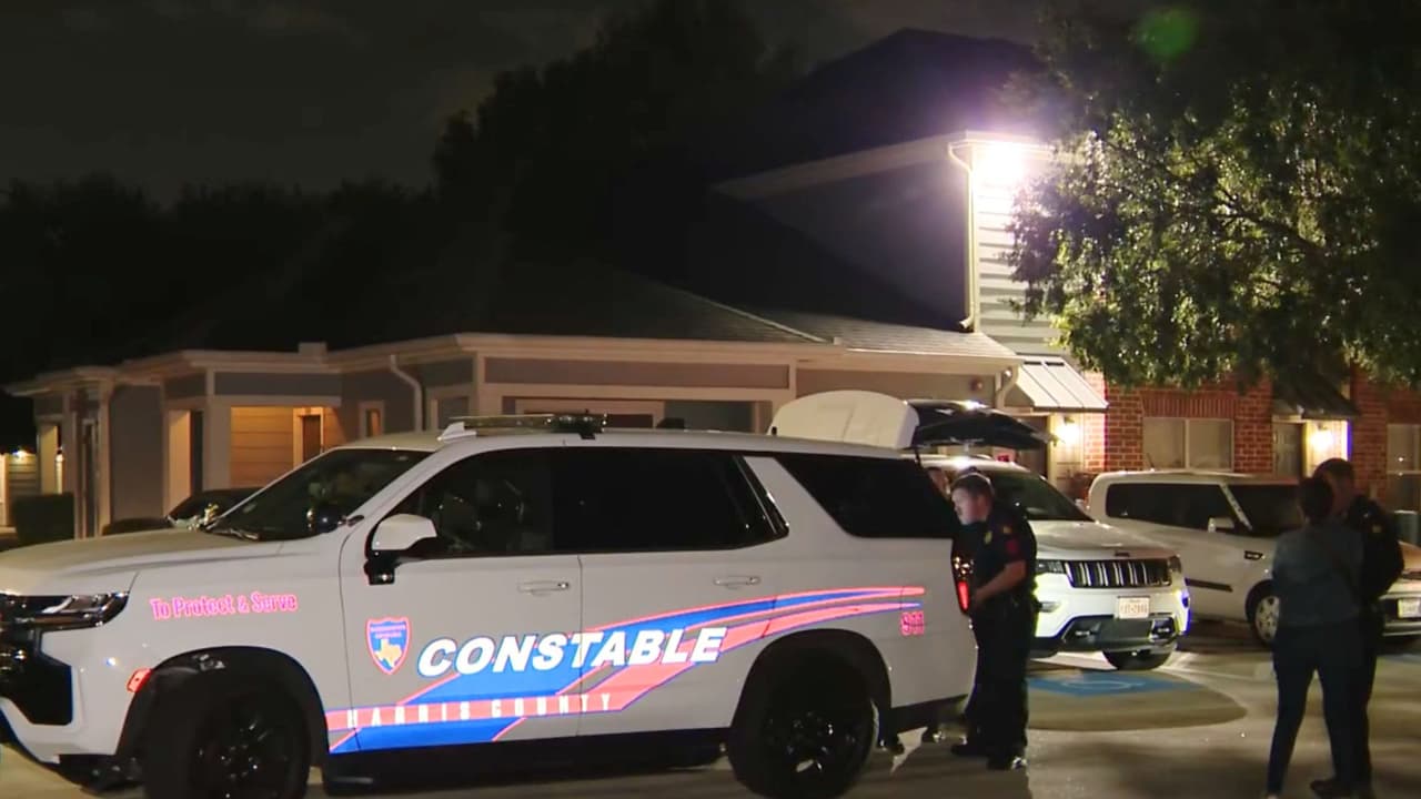 Arrestan a menor de 12 años en Houston; lo acusan de apuñalar a su hermana