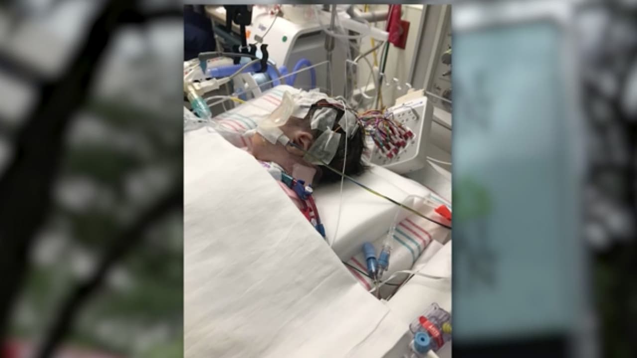 La familia se reunió con los médicos y aunque Olga, la mayor de sus cinco hijos habla inglés, pidieron la ayuda de un intérprete para la junta en la que el equipo médico de Memorial Hermann les informó que a la niña se le administró un suero con alto contenido de sodio que le provocó el colapso de los riñones. Los Menjívar grabaron audio de la conversación.