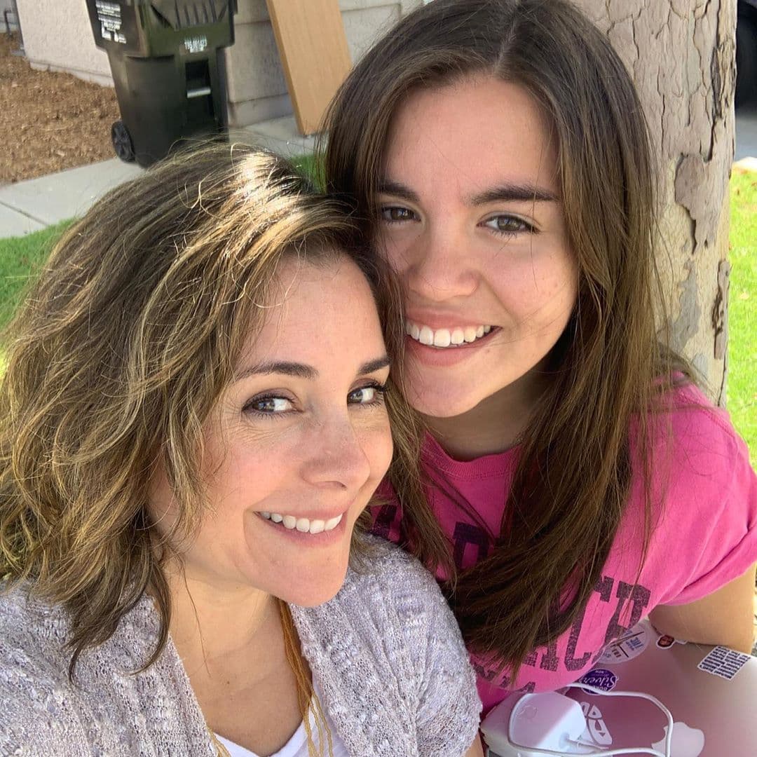 El pasado 1 de diciembre, la actriz de Mi Secreto reveló en redes sociales que su hija estaba a días de casarse y ahora brindó más detalles.
<br>