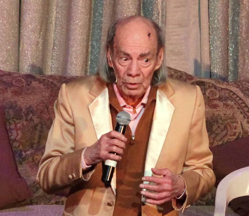 Recientemente, Manuel fue diagnosticado con cáncer en la piel que se le complicó hasta llegar al cráneo.
<br>