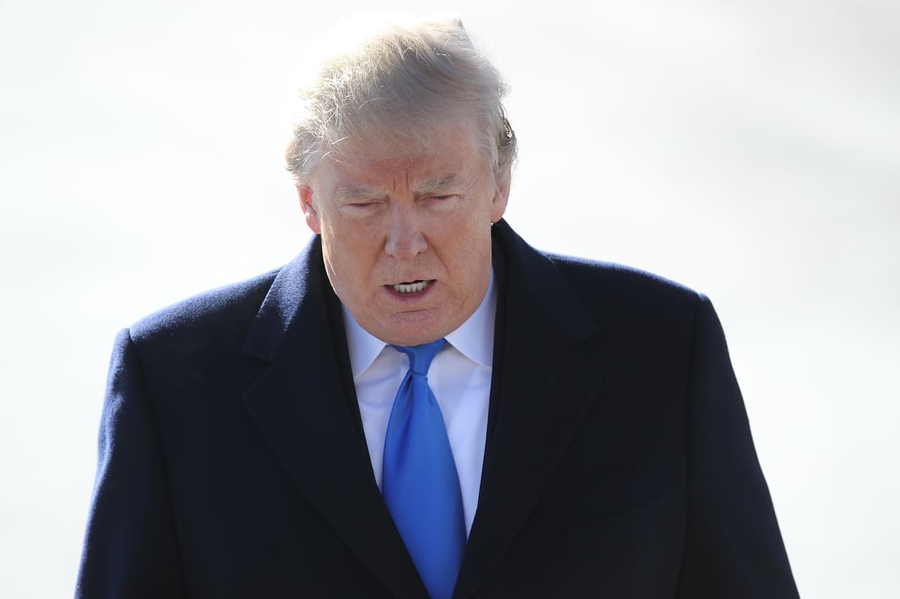 Grupo de exfuncionarios conservadores urge a la Corte Suprema a descalificar la candidatura de Trump