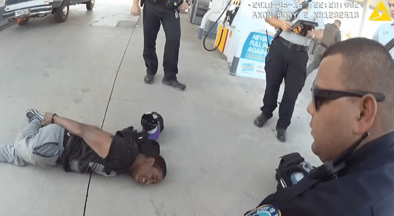 En video: policía de Doral arresta a un hombre y le rompe una pierna