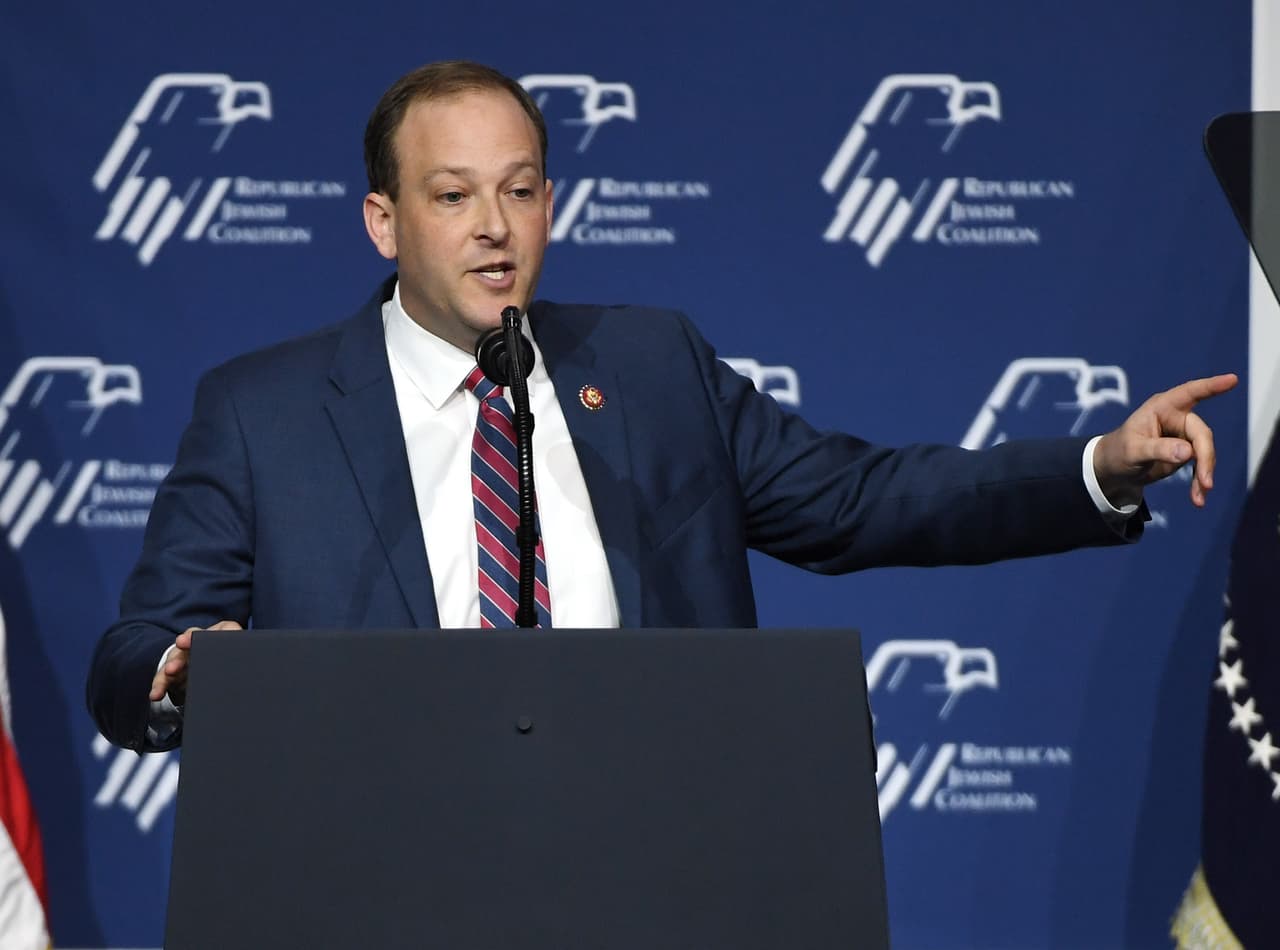 Republicano Zeldin anuncia su candidatura a la gobernación de Nueva York y ataca a Andrew Cuomo