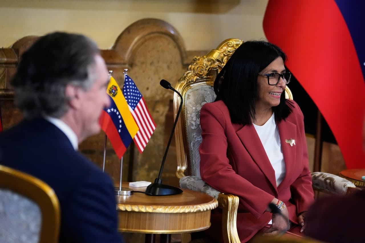 Trump afirma que Delcy Rodríguez está "haciendo un gran trabajo" al frente de Venezuela: "El petróleo está empezando a fluir"