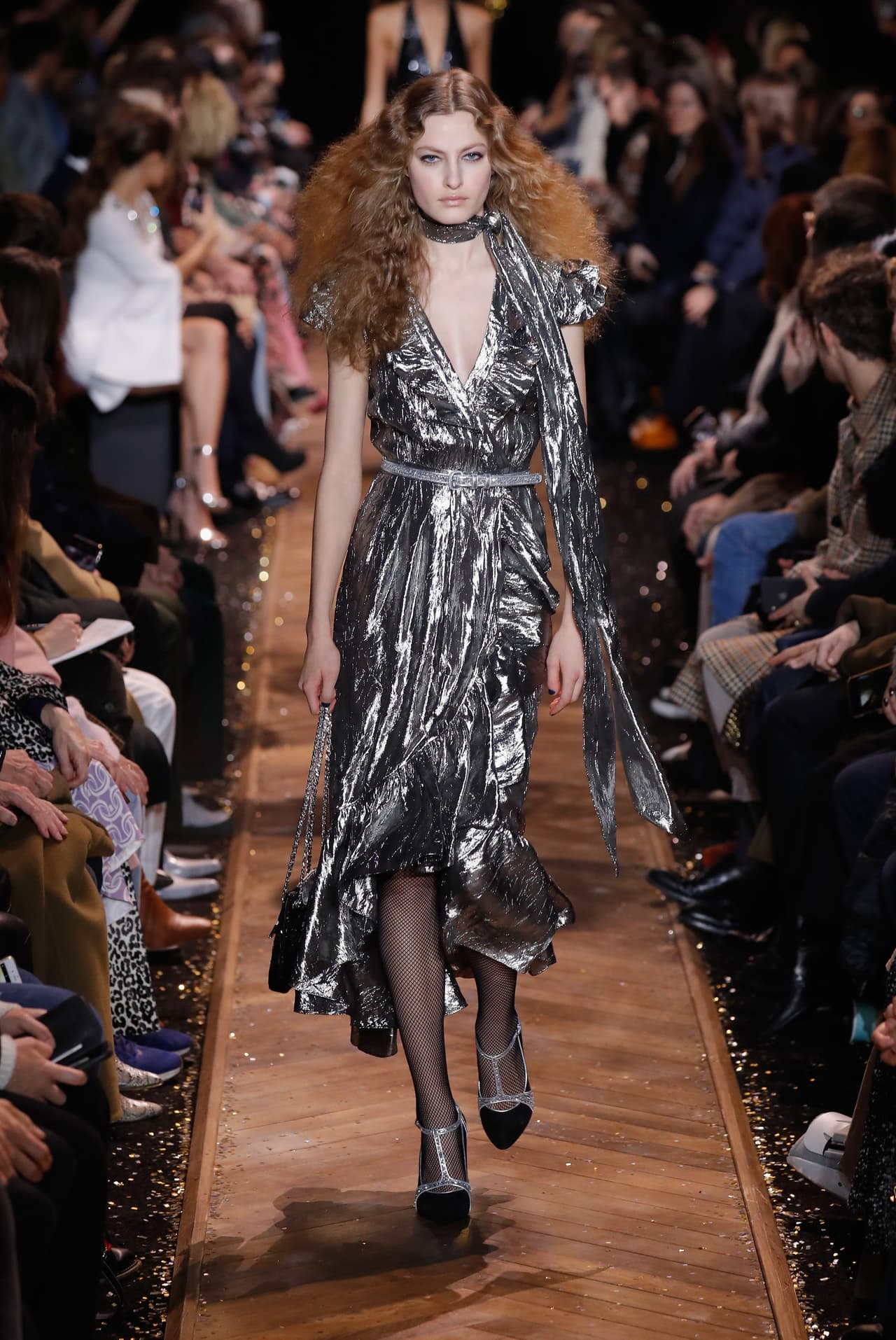 Justo este look deslumbró en la pasarela de la colección de otoño de 2019 de Michael Kors.