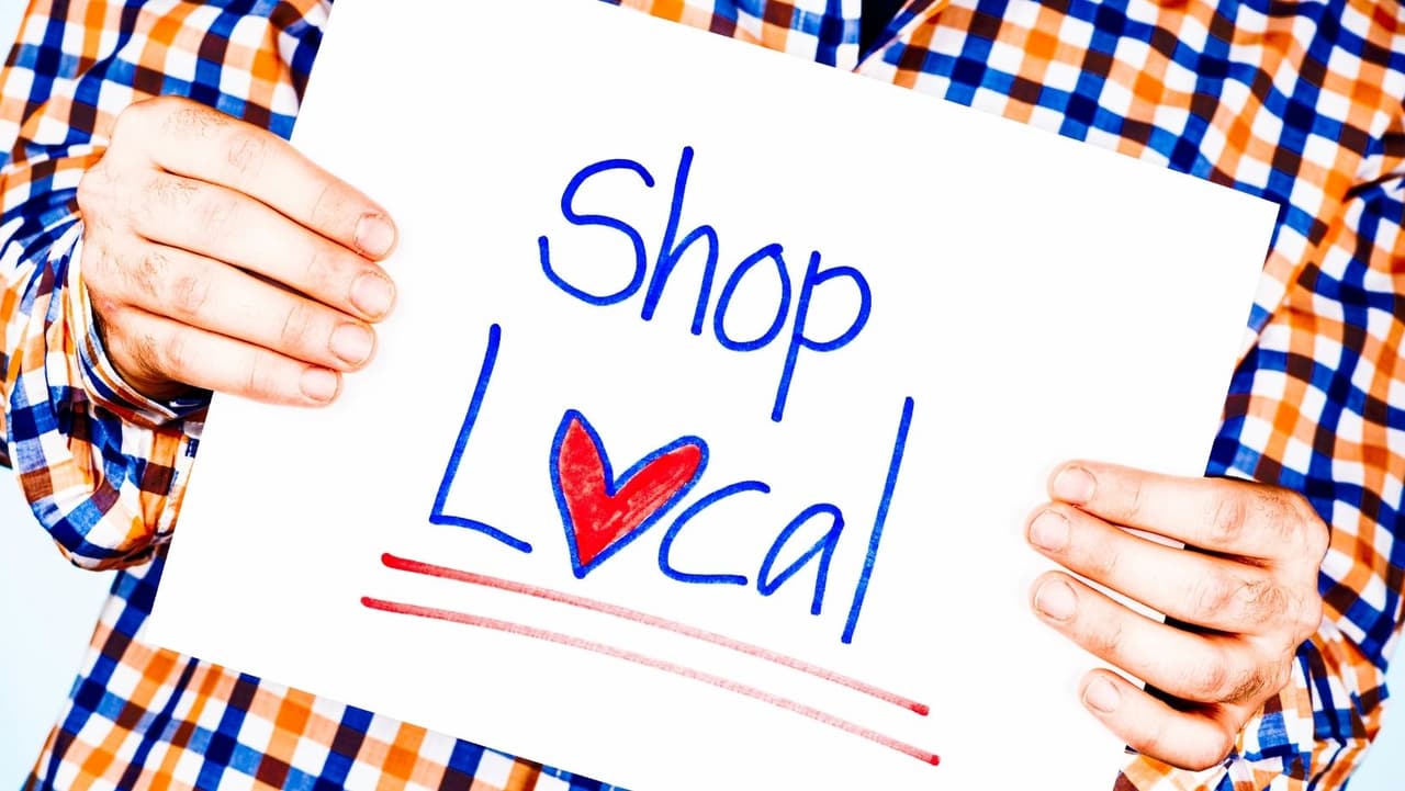 <b>Compra local</b>: ¿Tiene problemas para encontrar un regalo para un amigo o familiar porque simplemente hay muy pocos de lo que está buscando disponible? Acuda a los minoristas de pequeñas empresas locales y a los proveedores de "experiencia"
