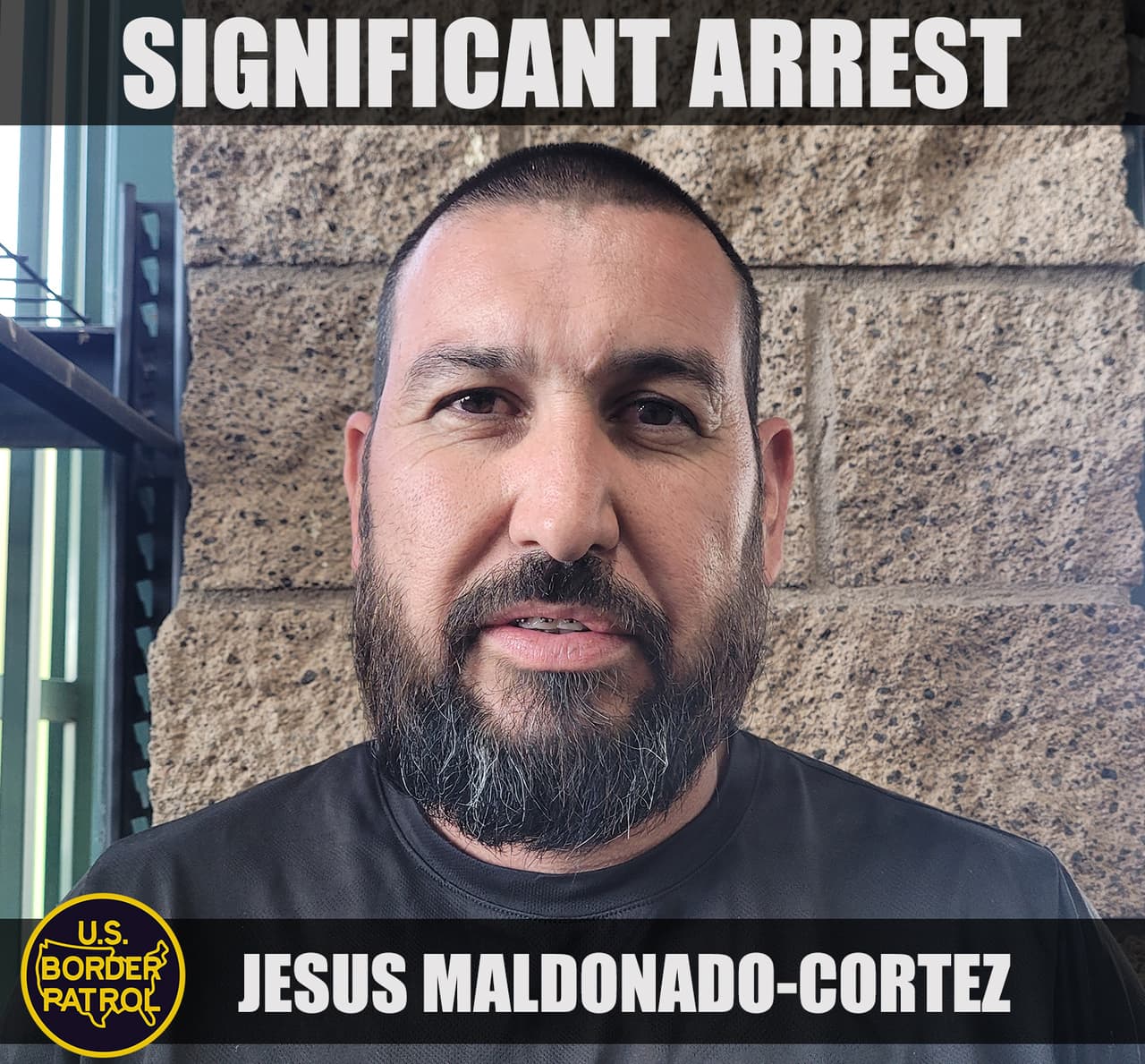 Detenido por agentes de la Patrulla Fronteriza en Douglas, un
<b>presunto miembro de la Pandilla Paisa</b> intentaba ingresar con otros cinco inmigrantes sin papeles por una remota carretera en el este de Arizona.