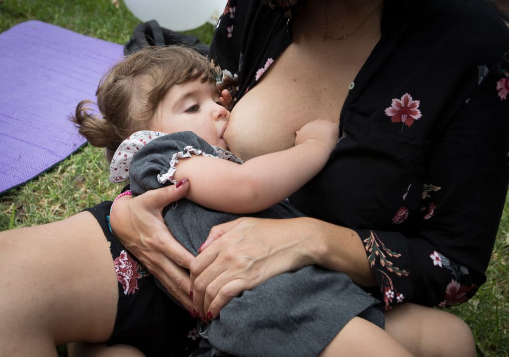 ¿Por qué es tan difícil normalizar la lactancia materna?