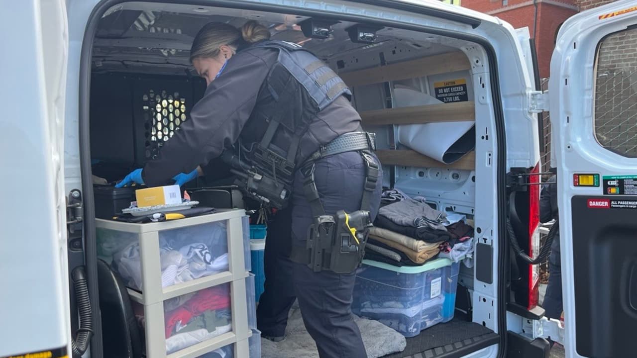 Un lector de placas lleva a la detención de un sujeto que presuntamente se hacía pasar por agente federal