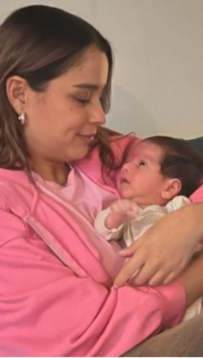 Con su desesperación alcanzando nuevos límites cada día, Jessica de la Cruz no pierde la fe de recuperar a su bebé. Los documentos y pertenencias robadas no son su prioridad.