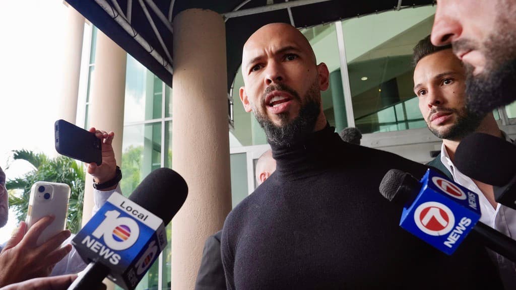 Andrew Tate, el influencer acusado de violación, llega a EEUU tras denuncias de presiones de Trump para su liberación