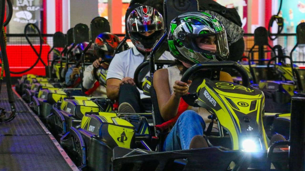 ¿Buscas qué hacer en Orlando el Día del Padre? Dezerland ofrece go-karts y museo con promoción